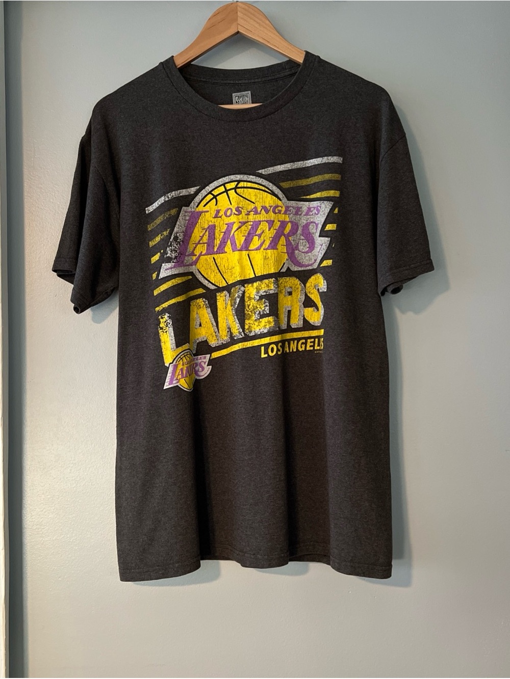 Los Angeles Lakers Hardwood Classics by Majestic Men’s Large Gray T-Shirt NBA